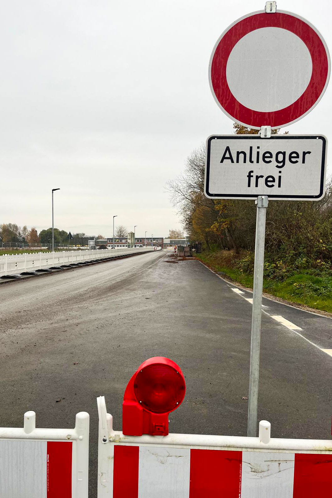 Anlieger frei